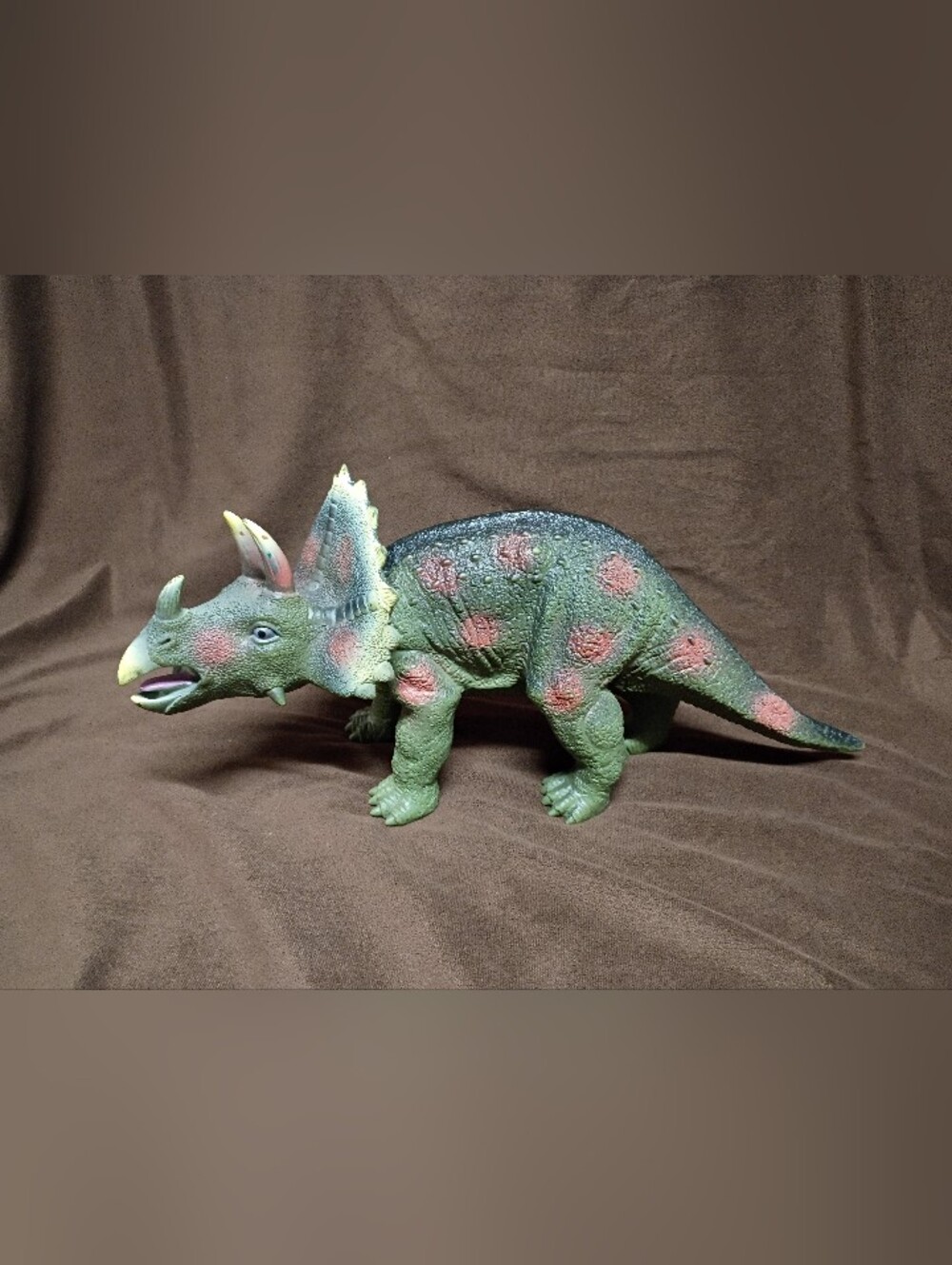 2015 Toys R Us Green Triceratops Dinosaur Toy 16”